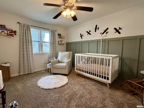 Bedroom - 827 W Mcdonough St, Macomb, IL 61455 photo 3 of 7