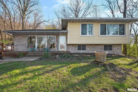 950 N Main St, East Peoria, IL 61611