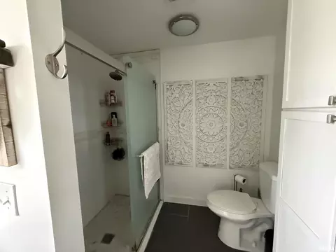 Bath - 24700 E Lakeview Dr, Canton, IL 61520 photo 1 of 6