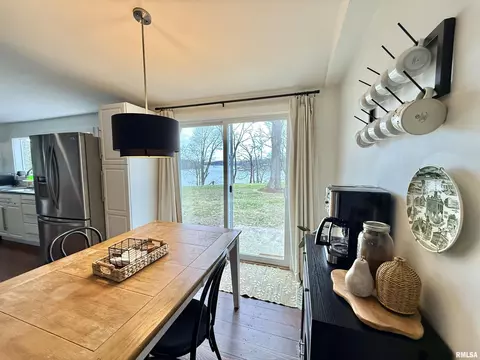 Dining - 24700 E Lakeview Dr, Canton, IL 61520 photo 1 of 2