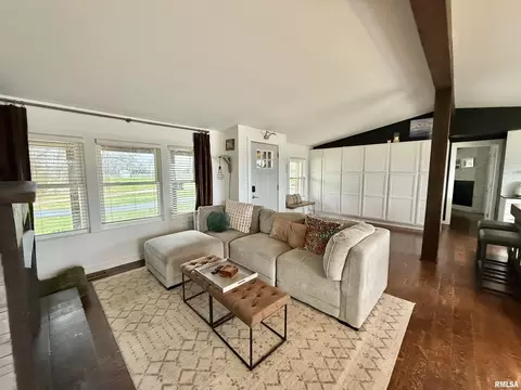 Living - 24700 E Lakeview Dr, Canton, IL 61520 photo 3 of 3