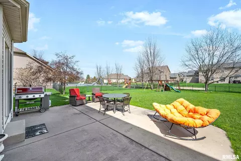 11016 N Moonstone Ct, Dunlap, IL 61525 photo 4