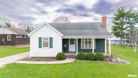 208 W Missouri St, Spring Bay, IL 61611