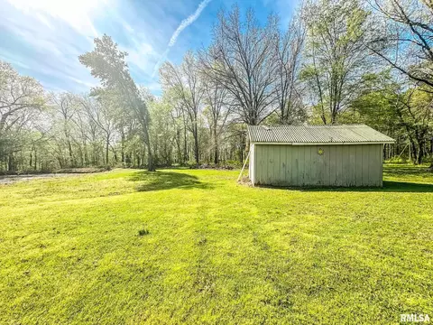 Exterior - 15789 Corinth Rd, Marion, IL 62959 photo 6 of 11