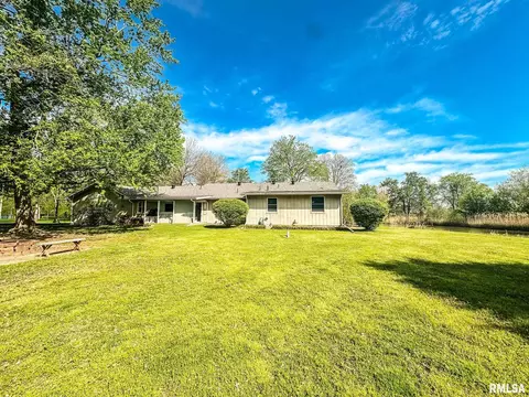 Exterior - 15789 Corinth Rd, Marion, IL 62959 photo 7 of 11