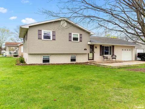 16212 N Admiral Rd, Chillicothe, IL 61523