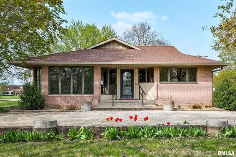 412 S Main St, Lacon, IL 61540