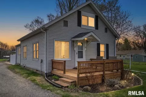 913 Springfield Rd, East Peoria, IL 61611