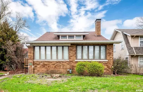 3004 N Knoxville Ave, Peoria, IL 61602