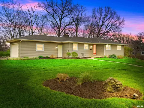 6434 N Robinwood Ave, Peoria, IL 61614