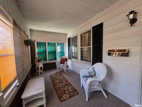Exterior - 718 E Behrends Ave, Peoria, IL 61603 photo 3 of 10
