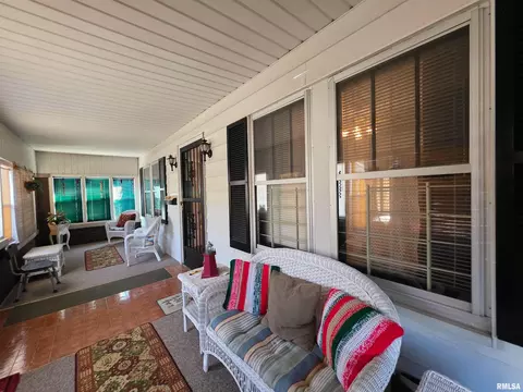Exterior - 718 E Behrends Ave, Peoria, IL 61603 photo 5 of 10