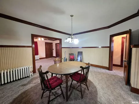Dining - 718 E Behrends Ave, Peoria, IL 61603 photo 1 of 3