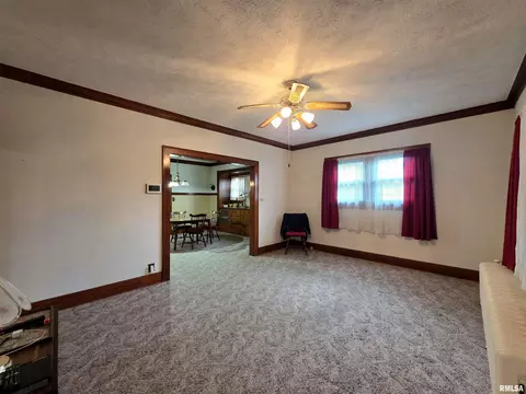 Living - 718 E Behrends Ave, Peoria, IL 61603 photo 1 of 5