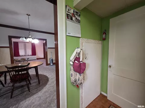 Entry Way - 718 E Behrends Ave, Peoria, IL 61603 photo 3 of 5