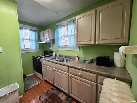 Kitchen - 718 E Behrends Ave, Peoria, IL 61603 photo 1 of 1