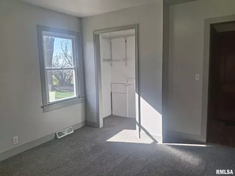 Bedroom - 515 Walnut St, Varna, IL 61375 photo 2 of 7