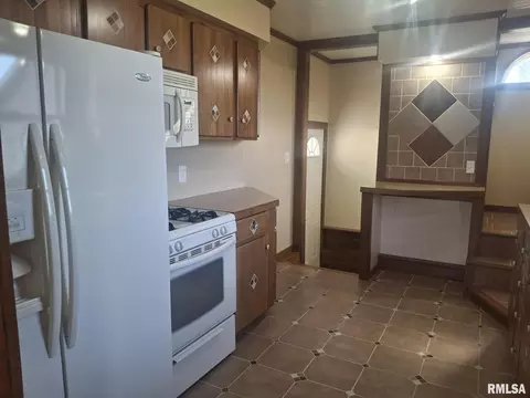 Kitchen - 515 Walnut St, Varna, IL 61375 photo 1 of 4