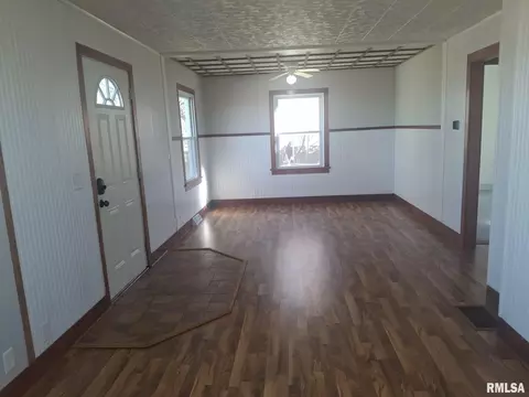 Living - 515 Walnut St, Varna, IL 61375 photo 1 of 3