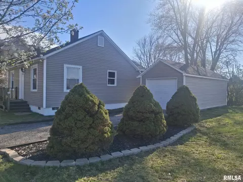Exterior - 515 Walnut St, Varna, IL 61375 photo 2 of 5