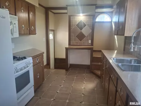 Entry Way - 515 Walnut St, Varna, IL 61375 photo 1 of 3