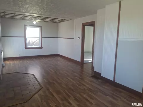 Living - 515 Walnut St, Varna, IL 61375 photo 2 of 3