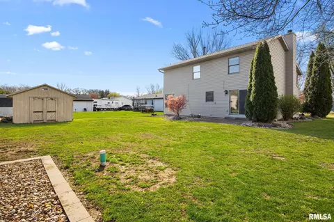 Exterior - 9515 W Littlefield Dr, Mapleton, IL 61547 photo 9 of 10