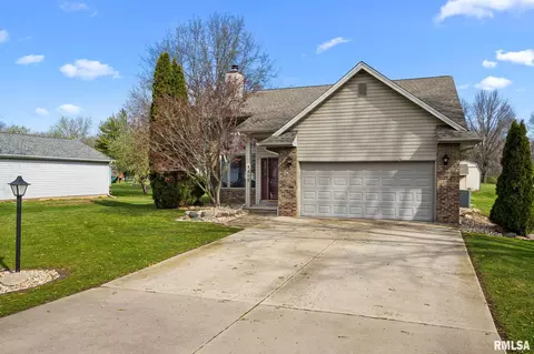 Exterior - 9515 W Littlefield Dr, Mapleton, IL 61547 photo 3 of 10
