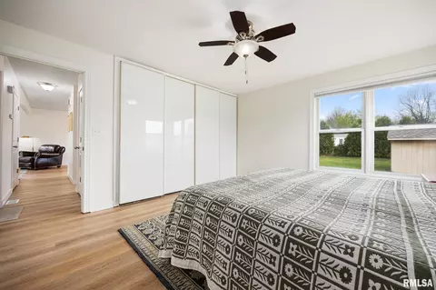 Bedroom - 9515 W Littlefield Dr, Mapleton, IL 61547 photo 2 of 10