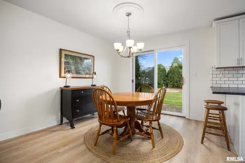 Dining - 9515 W Littlefield Dr, Mapleton, IL 61547 photo 1 of 2