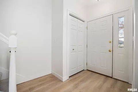 Entry Way - 9515 W Littlefield Dr, Mapleton, IL 61547 photo 1 of 2