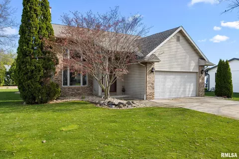 Exterior - 9515 W Littlefield Dr, Mapleton, IL 61547 photo 2 of 10