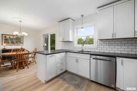 Kitchen - 9515 W Littlefield Dr, Mapleton, IL 61547 photo 3 of 3