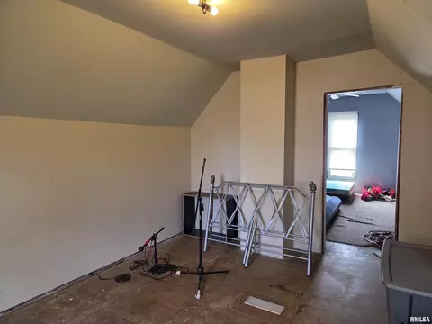 Bedroom - 1336 E Wheeler St, Macomb, IL 61455 photo 3 of 5