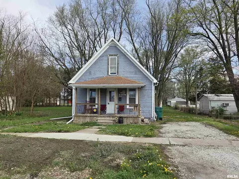 Exterior - 1336 E Wheeler St, Macomb, IL 61455 photo 2 of 6