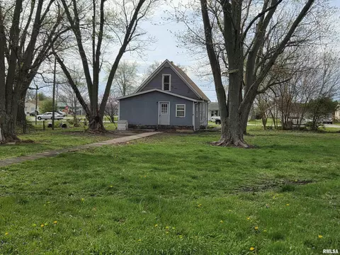 Exterior - 1336 E Wheeler St, Macomb, IL 61455 photo 5 of 6