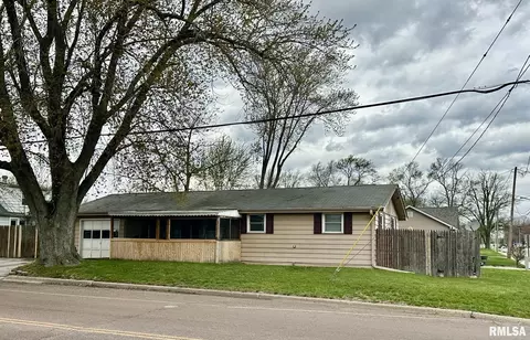 443 Rusche St, Creve Coeur, IL 61610