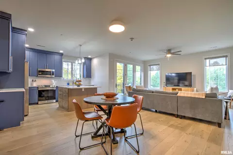 1310 Samuel Ave, Peoria Heights, IL 61616