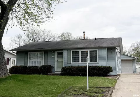 3703 W Verner Dr, Peoria, IL 61615