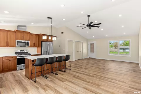 Other - 350 E 4th St, El Paso, IL 61738 photo 1 of 10