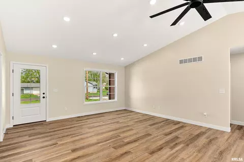 Living - 350 E 4th St, El Paso, IL 61738 photo 3 of 4