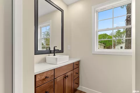 Bath - 350 E 4th St, El Paso, IL 61738 photo 1 of 4