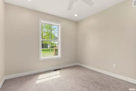 Bedroom - 350 E 4th St, El Paso, IL 61738 photo 6 of 9