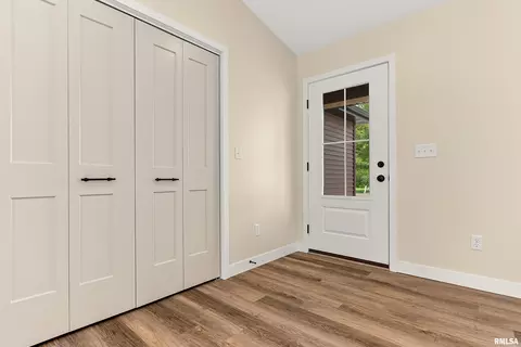Entry Way - 350 E 4th St, El Paso, IL 61738 photo 1 of 1
