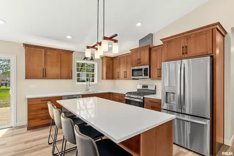 Kitchen - 350 E 4th St, El Paso, IL 61738 photo 5 of 7