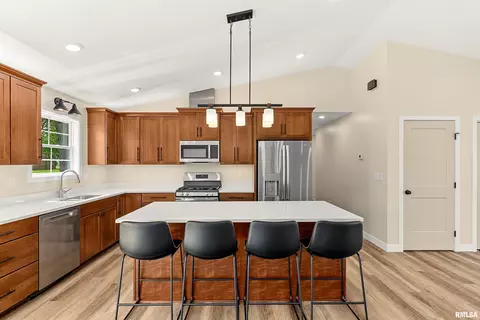 Kitchen - 350 E 4th St, El Paso, IL 61738 photo 2 of 7