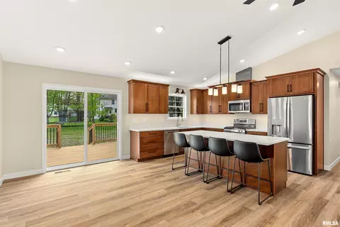 Kitchen - 350 E 4th St, El Paso, IL 61738 photo 1 of 7