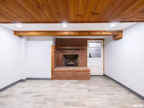 Living - 1201 Eagle Ave, Washington, IL 61571 photo 6 of 8