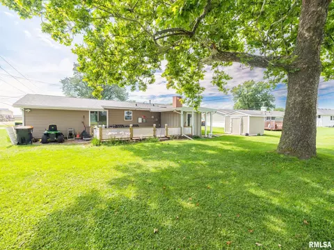 Exterior - 1201 Eagle Ave, Washington, IL 61571 photo 7 of 9