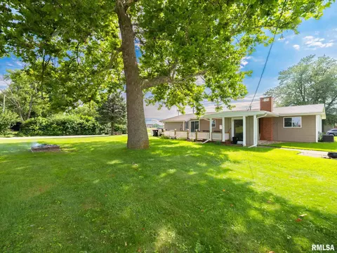 Exterior - 1201 Eagle Ave, Washington, IL 61571 photo 5 of 9